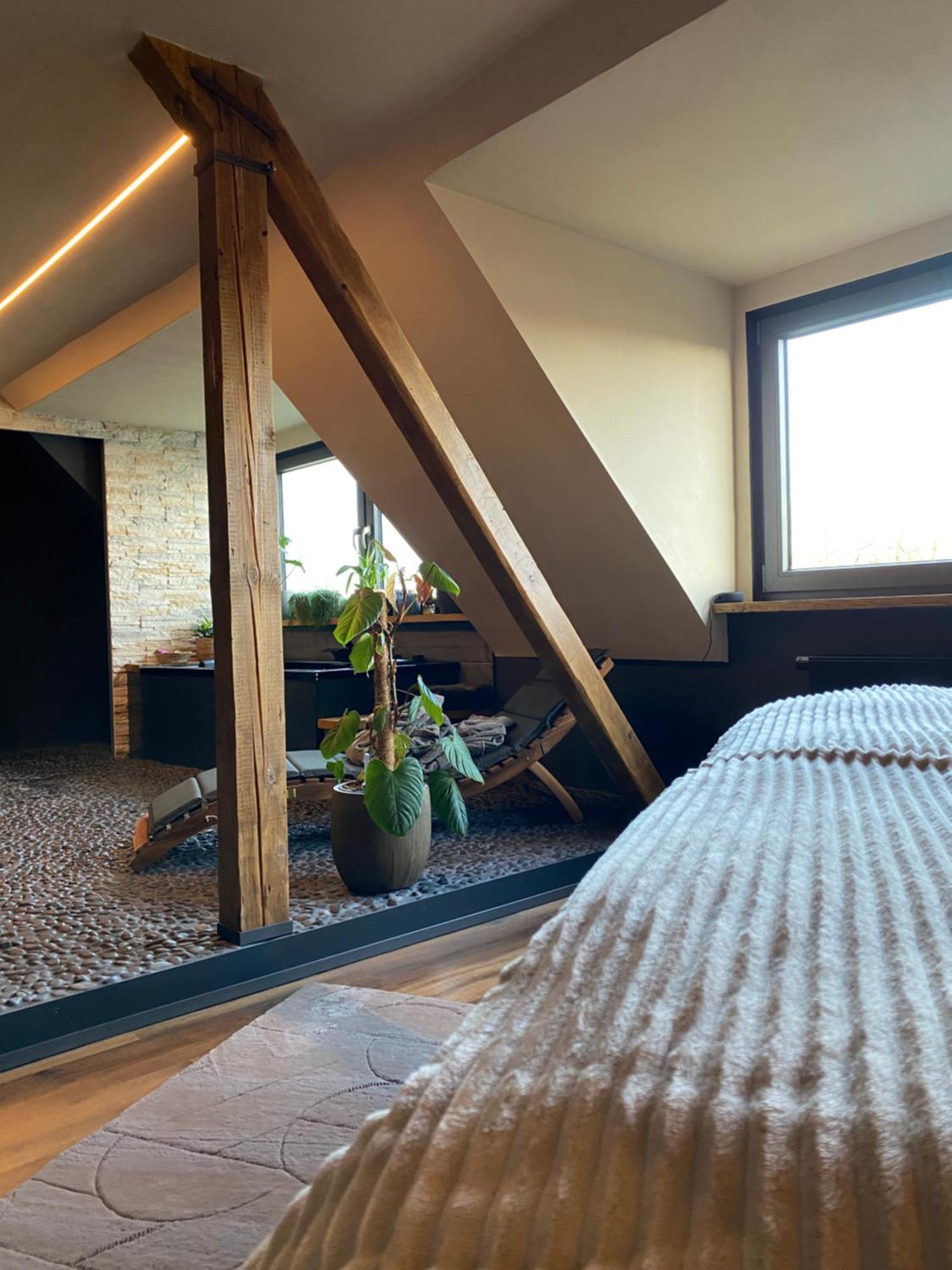 Private Wellness Suiten Mit Whirlpool Essen Bagian luar foto