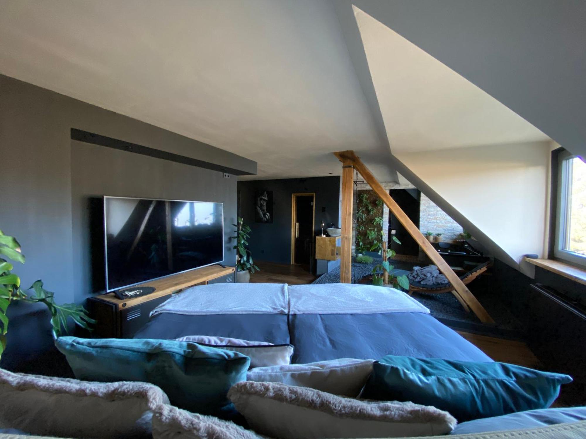 Private Wellness Suiten Mit Whirlpool Essen Bagian luar foto